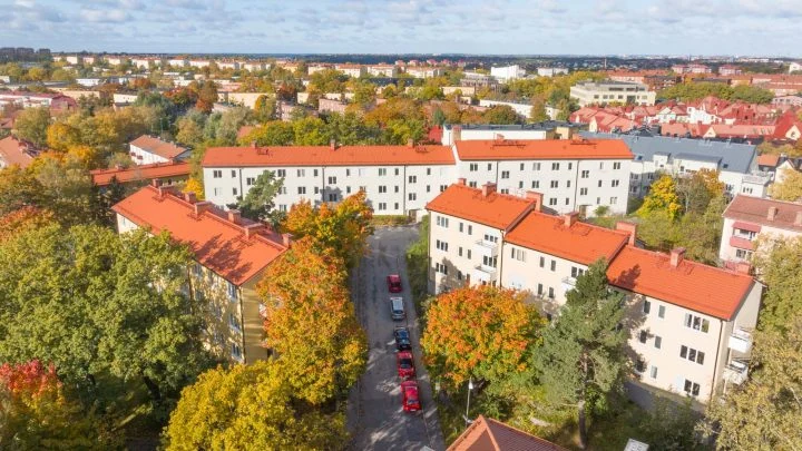 Takläggning – Midsommarvägen